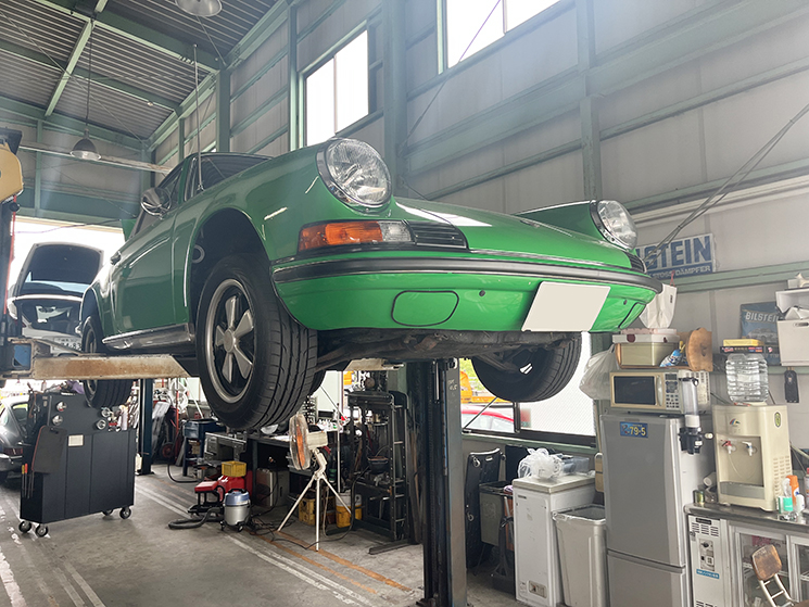 ポルシェ911T 12か月点検作業