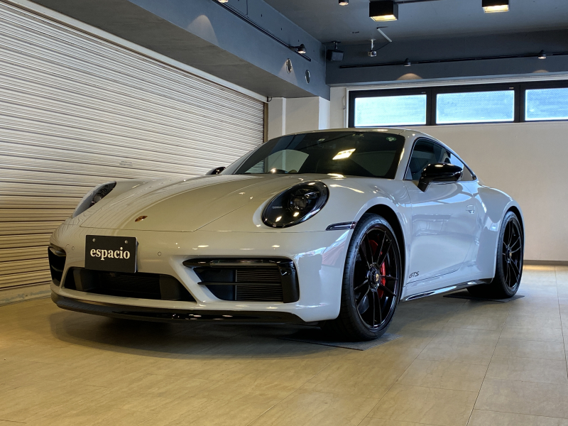 ポルシェ 911(Type992) Carrera GTS PDK(Type992)クレヨン スポーツデザインPKG GTSインテリアPKG マットカーボンインテリアPKG スポクロPKGアダプティブスポーツシート LEDマトリックスヘッドライト 20/21“ターボSホイール  スポーツエグゾート  レーンチェンジアシスト 1オーナー 新車保証継承 OP357万円